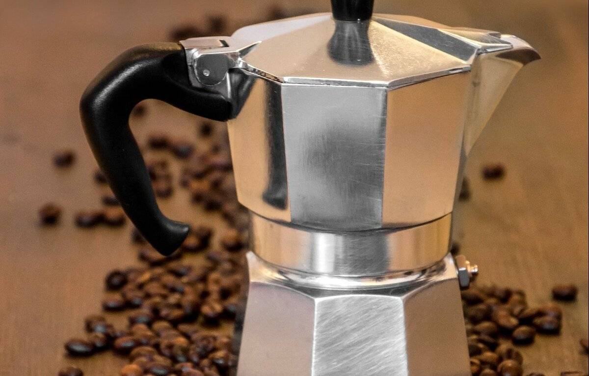 Что лучше: кофеварка или турка: описание, их преимущества и недостатки
