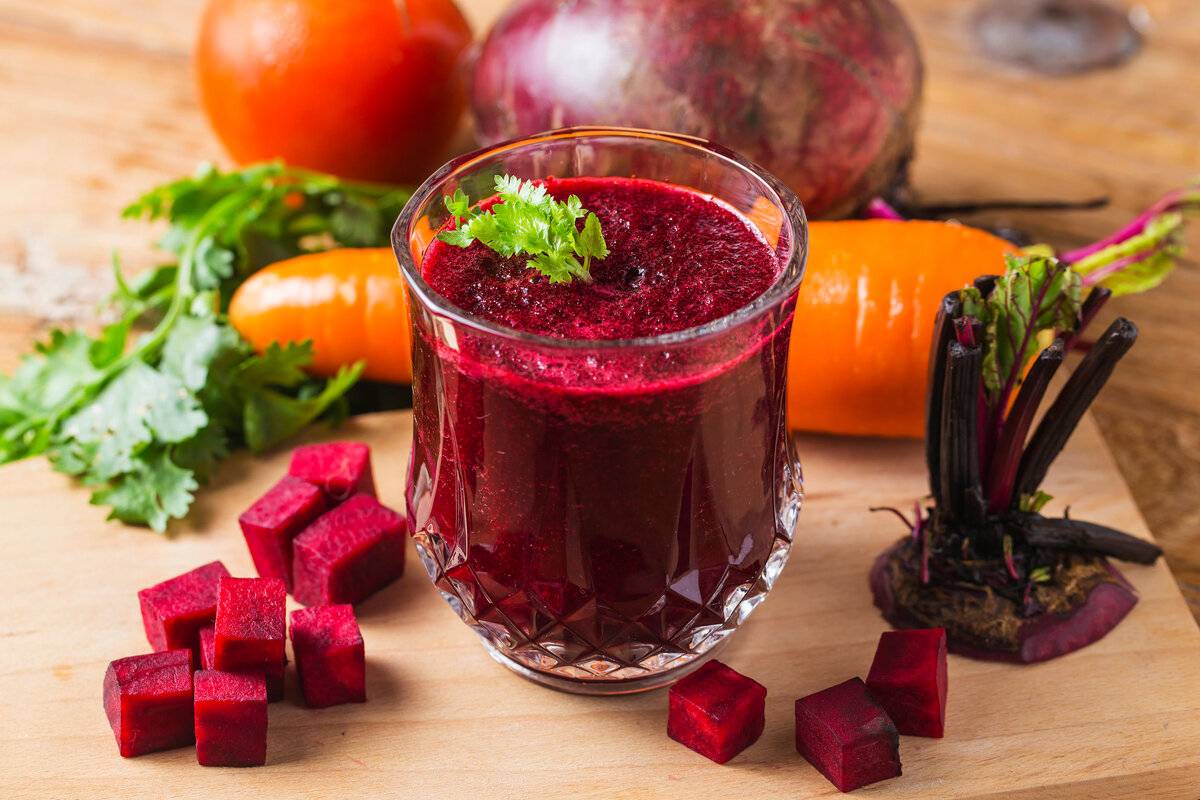 Сок из свеклы: как приготовить целебный напиток из красного овоща и его ботвы, как его правильно пить