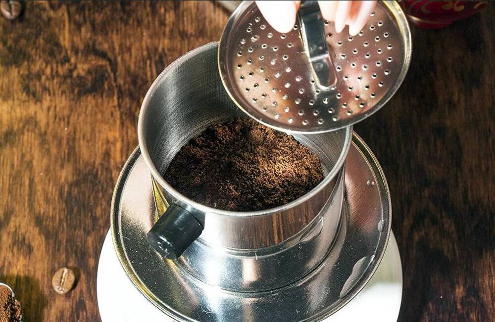 Молотый кофе для заваривания в чашке