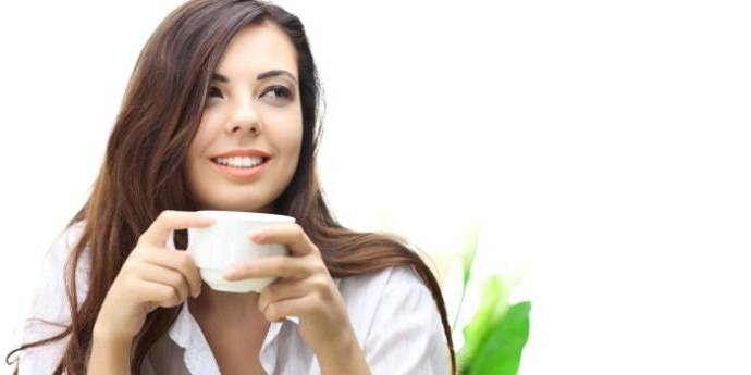 Налет на зубах от кофе: можно ли избавиться от неприглядной проблемы?