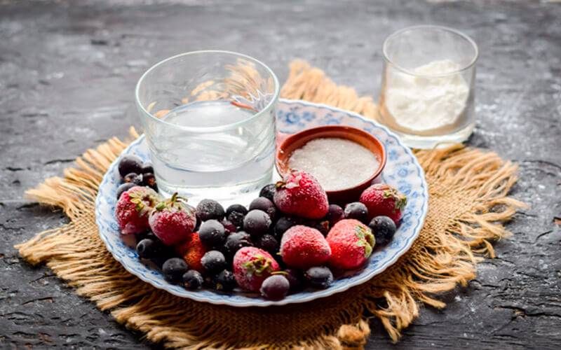 Кисель из замороженных ягод и крахмала: рецепты, как приготовить