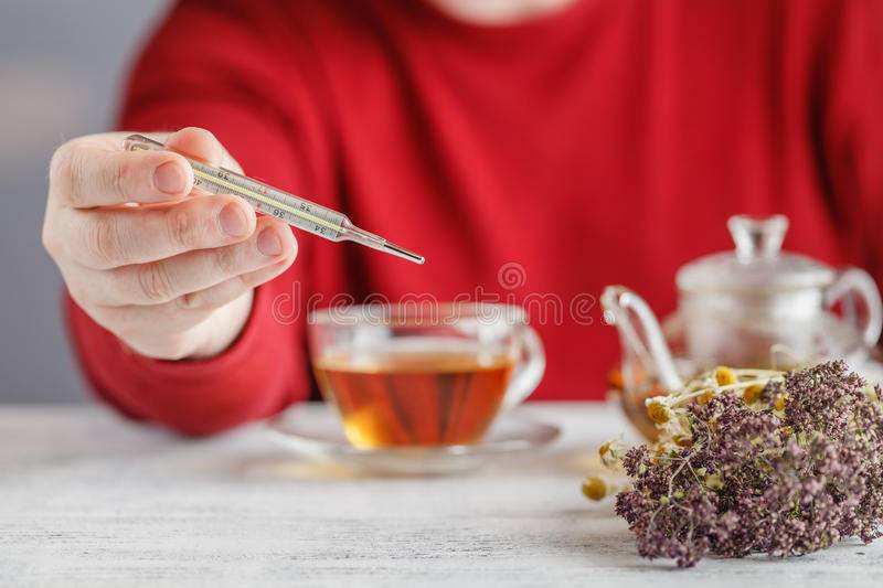 Можно ли пить чай при температуре: полезные советы, рекомендации