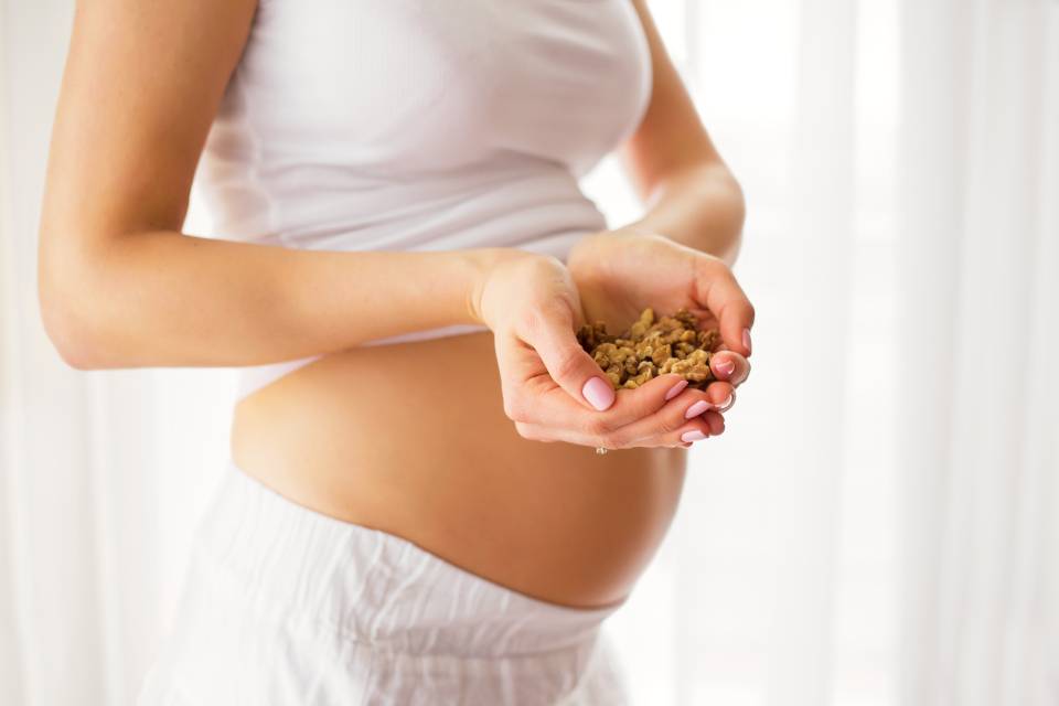 Каркаде при беременности: как правильно пить, можно ли, польза, вред и противопоказания, как будущей маме выбрать качественный продукт