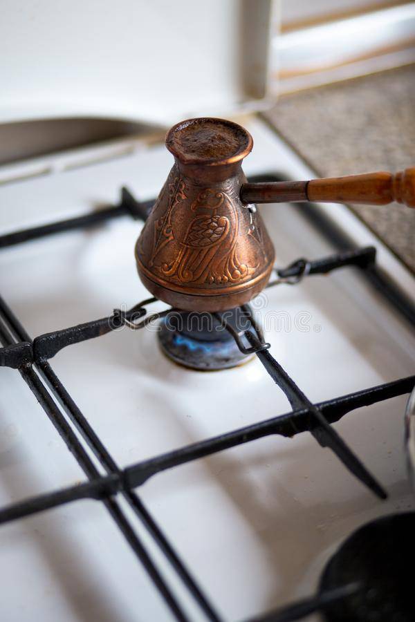 Как правильно варить кофе в турке на газовой плите