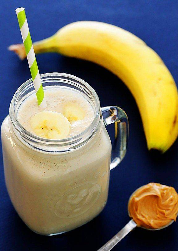 Банановый смузи в домашних условиях: 7 полезных и вкусных рецептов