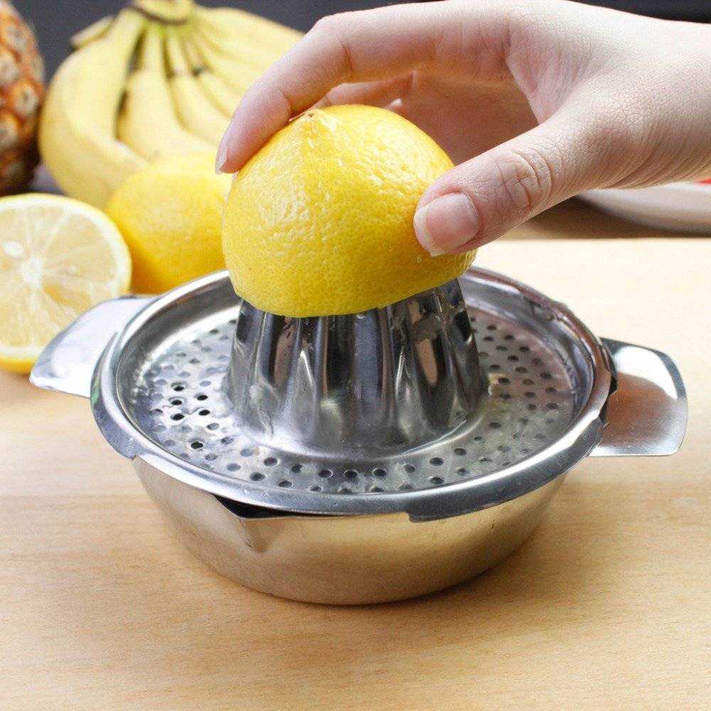 Как выжать сок из лимона без соковыжималки?