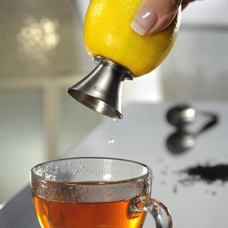 Лимонный сок - состав, полезные свойства и вред, показания и способы применения для лечения