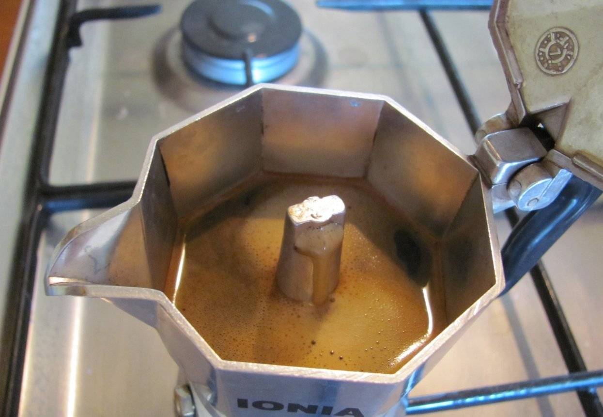 Как правильно готовить кофе в гейзерной кофеварке