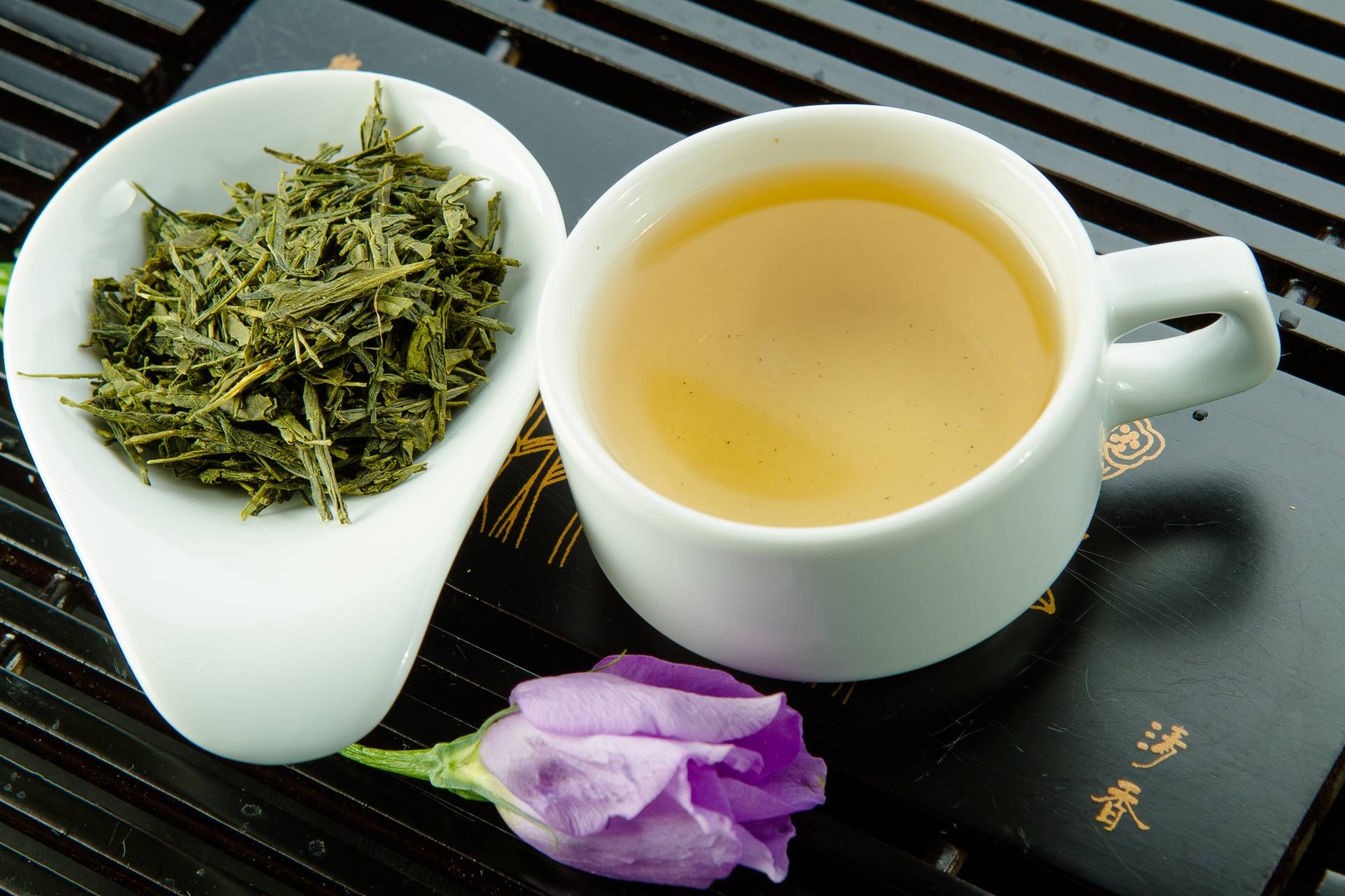 Японский зеленый чай гекуро: полезные свойства, как заваривать