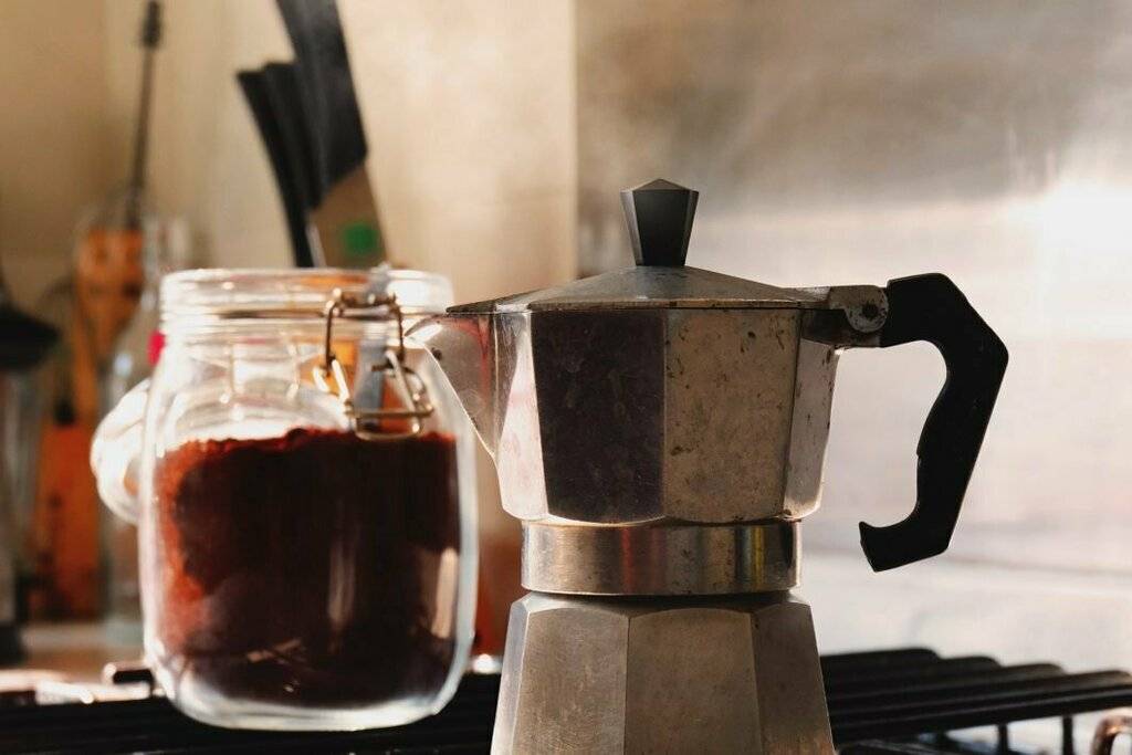Инструкция: как правильно варить кофе в гейзерной кофеварке