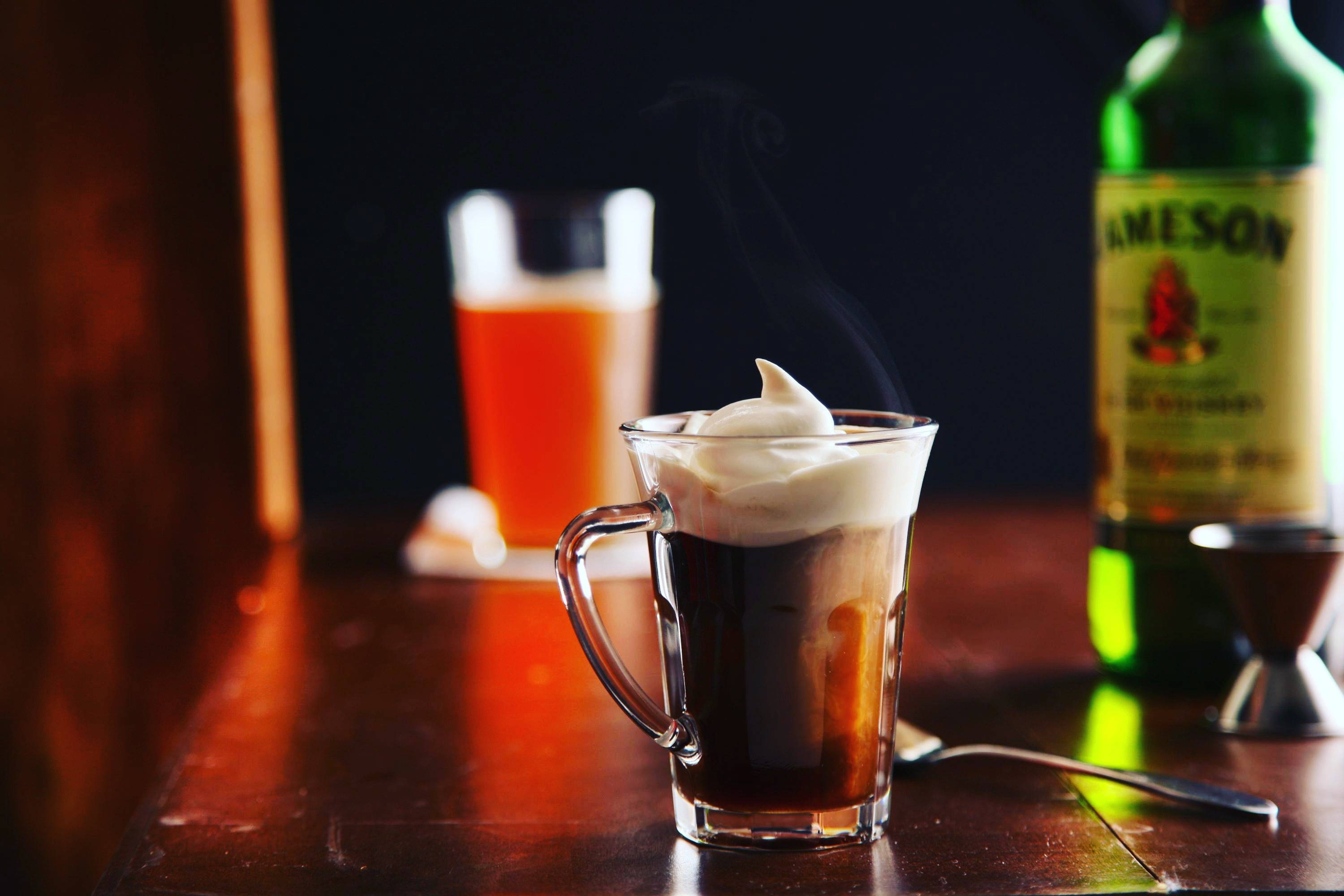 Ирландский кофе — состав, проверенный вкусный рецепт напитка с фото подачи!