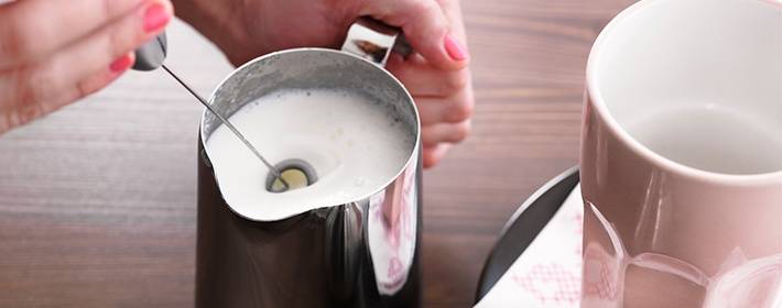 Как взбить молоко для капучино или латте? пошаговый гайд | блог comfy