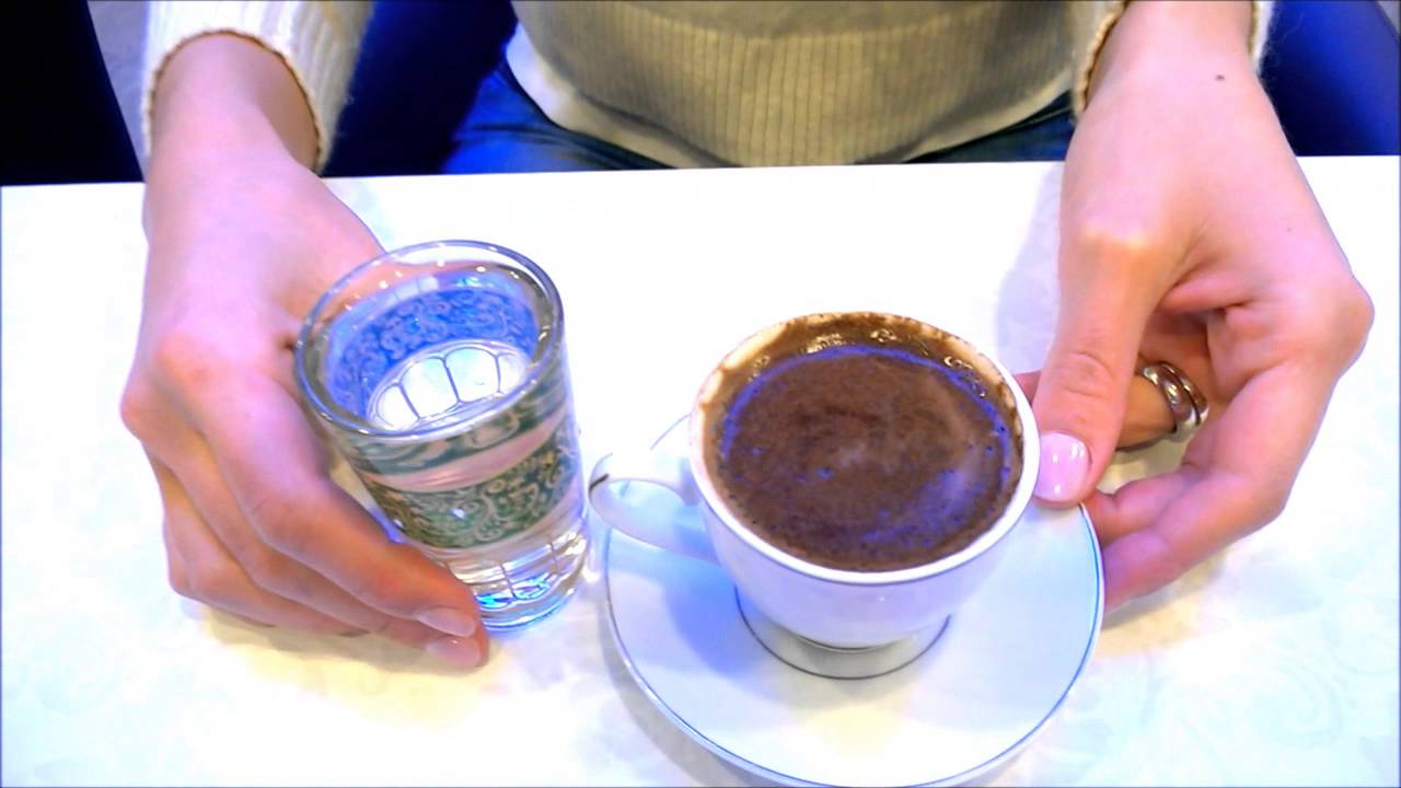 Кофе и вода: зачем к кофе подают воду и какую воду подают к кофе