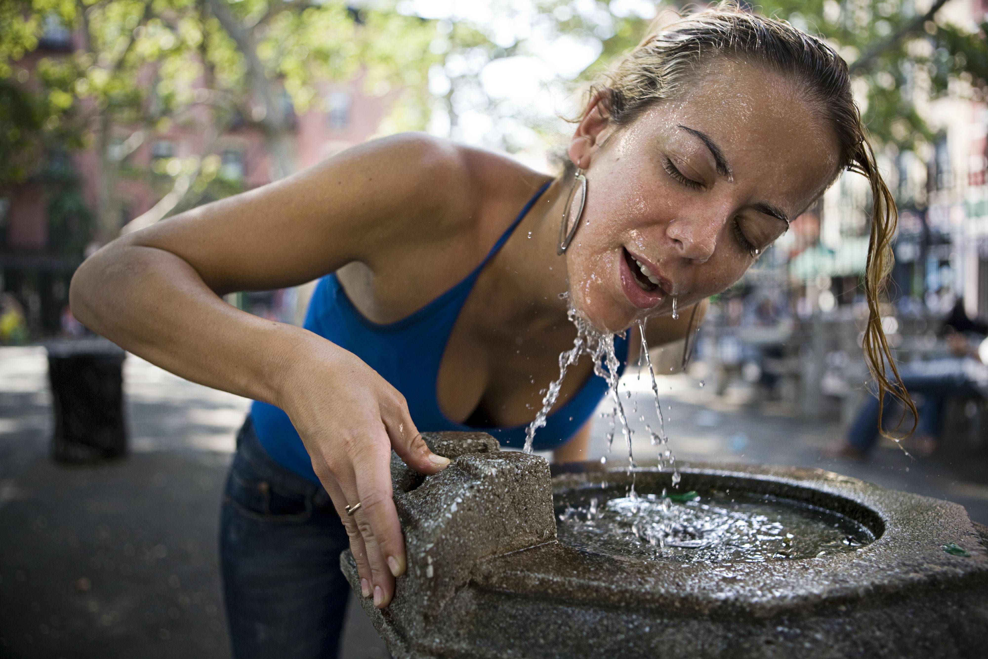 Питьевой режим. что лучше пить в жару? | здоровье | аиф аргументы и факты в беларуси