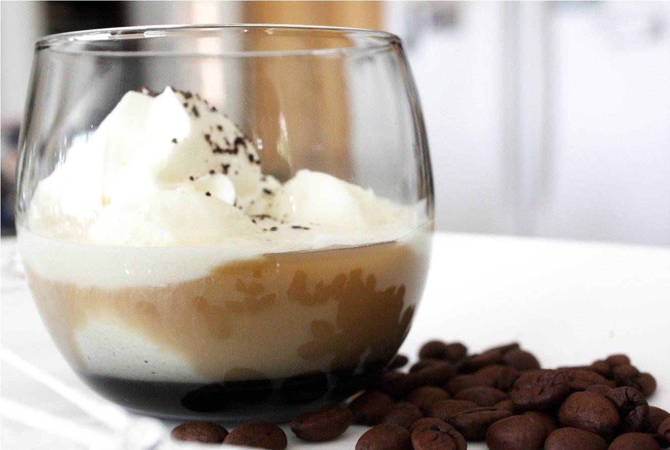 Кофе с мороженым – глясе, аффогато и еще 3 простых рецепта