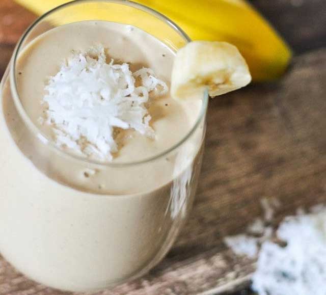 Смузи с кокосовым молоком – рецепты на любой вкус