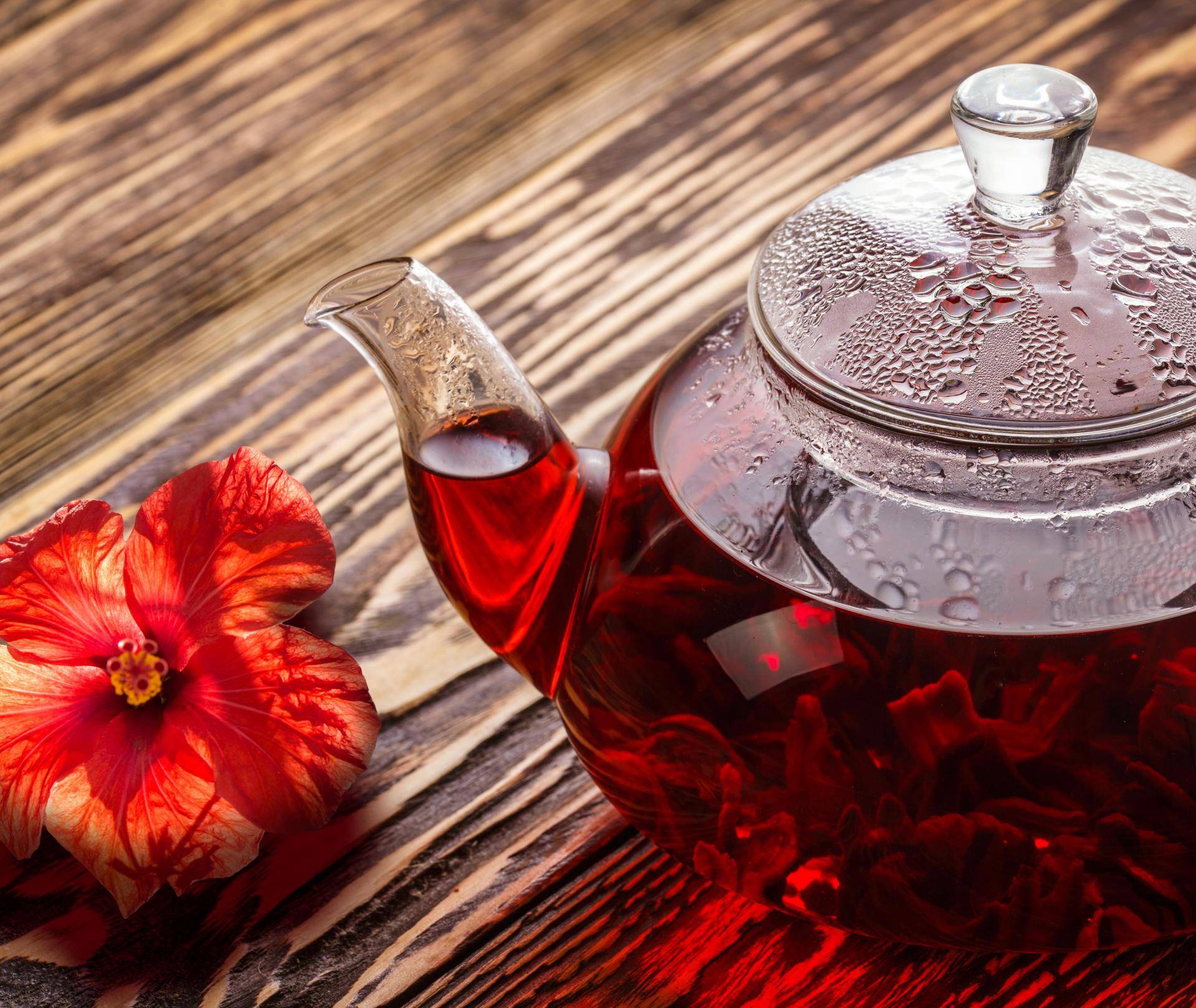 Чай каркаде повышает или понижает давление? — ответ врачей и диетологов