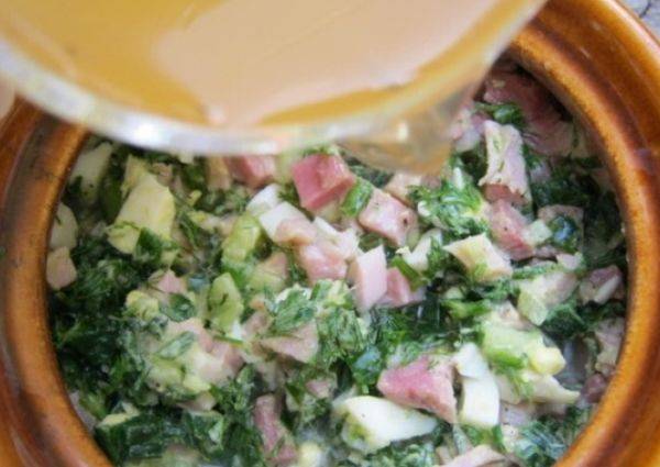 Традиционная окрошка с колбасой – классический пошаговый рецепт + 5 вкусных вариантов приготовления холодного супа