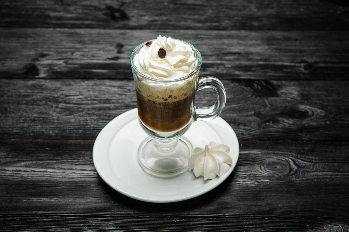 Кофе с коньяком – рецепты, польза и вред напитка