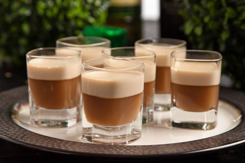 Кофе по-ирландски - как приготовить черный или с молоком
