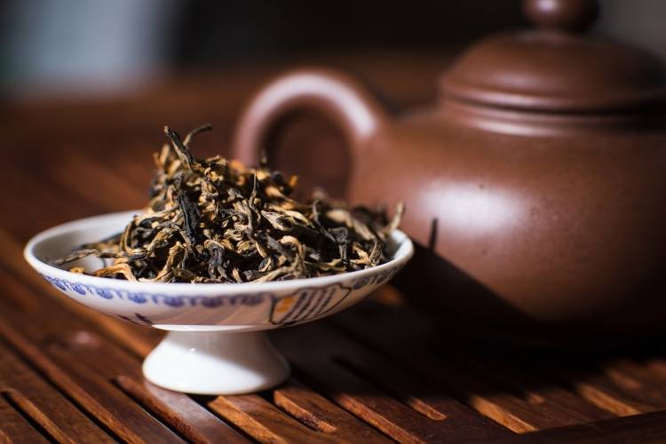 Описание чая цзинь цзюнь мэй – вкус, аромат, заваривание