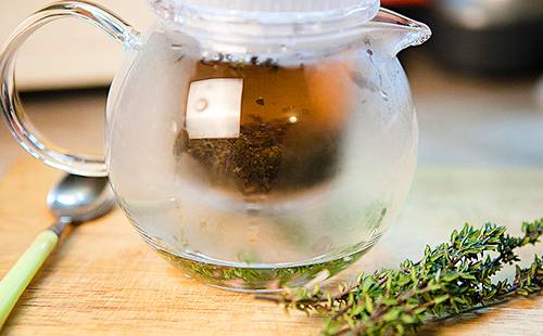 Полезные свойства чая с чабрецом, противопоказания и рецепты приготовления