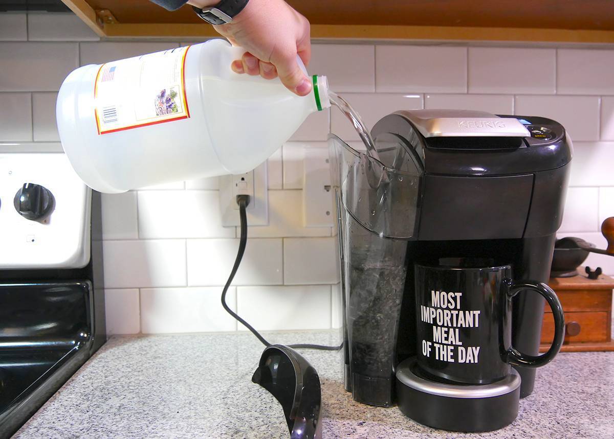 Как почистить кофеварку капельного или рожкового типа от накипи в домашних условиях