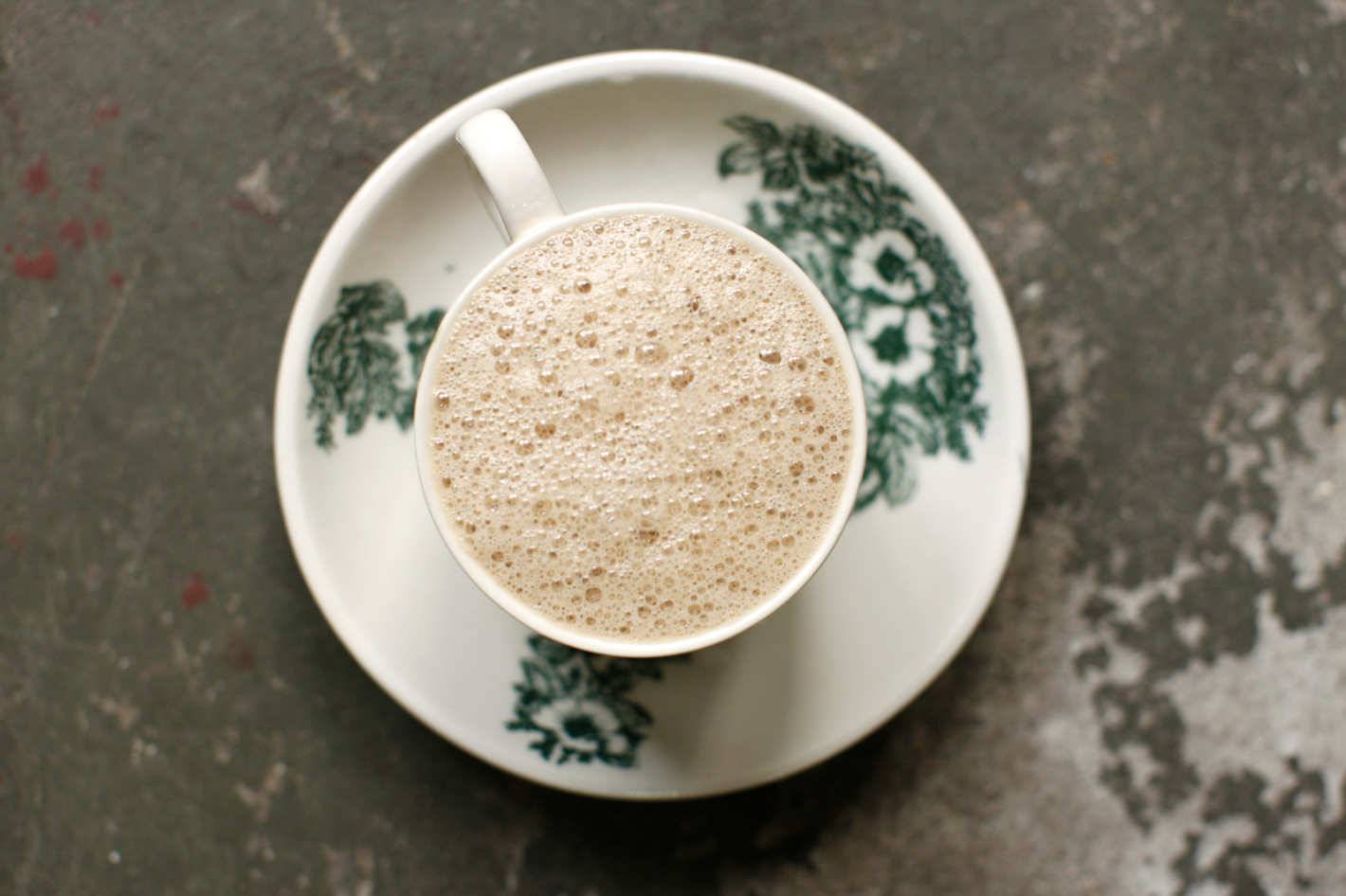 Белый кофе: что это за напиток и как его приготовить