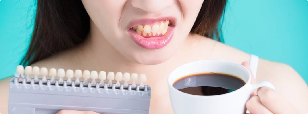 Желтеют ли зубы от кофе: от эспрессо, от кофе с молоком, как избавиться от налета