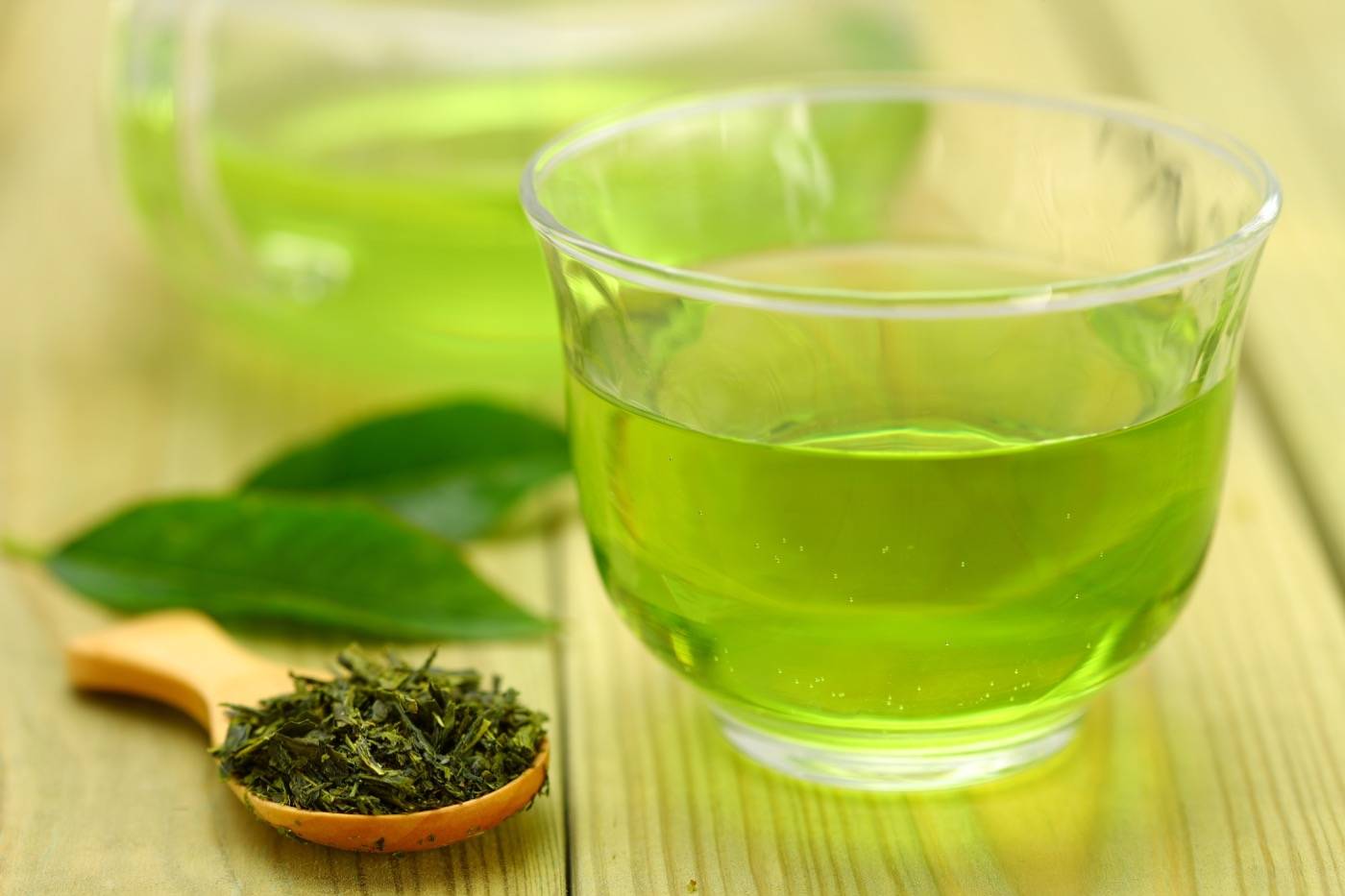 Стройнит, бодрит зеленый чай – экстрактом тело укрепляй!