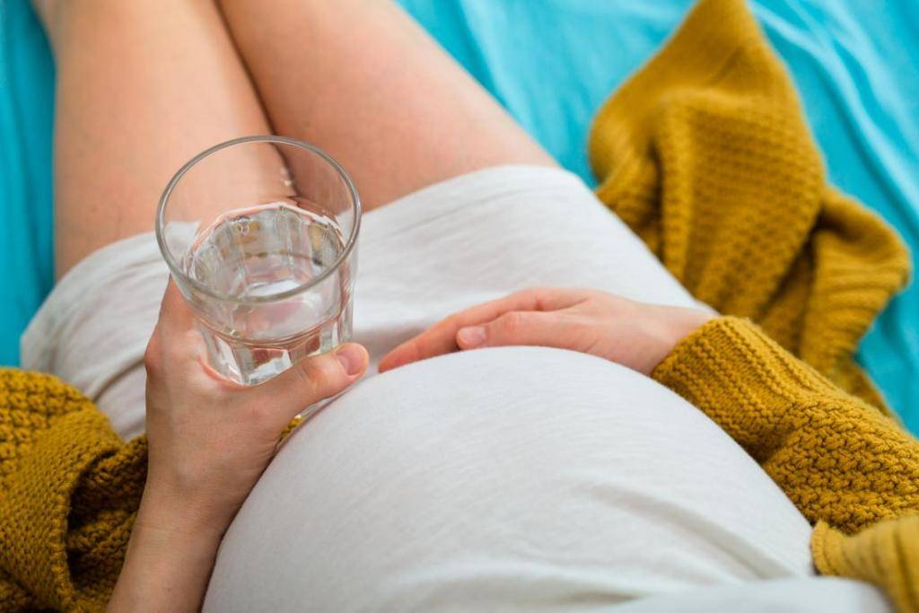 Можно ли при беременности пить зеленый чай: польза и вред напитка для беременных