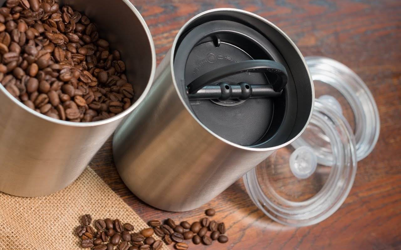 Хранение кофе в домашних условиях, как хранить кофе в зернах и молотый правильно, срок и условия для молотого, растворимого и в зернах после вскрытия упаковки